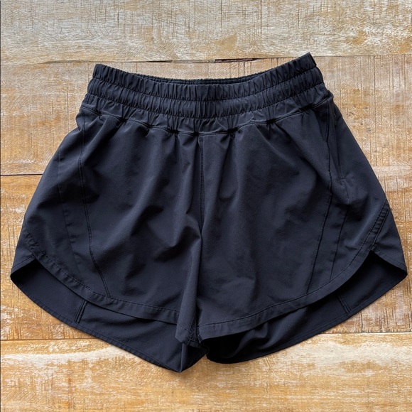 lululemon athletica Pants - Lululemon Women’s Athletic Shorts size 6